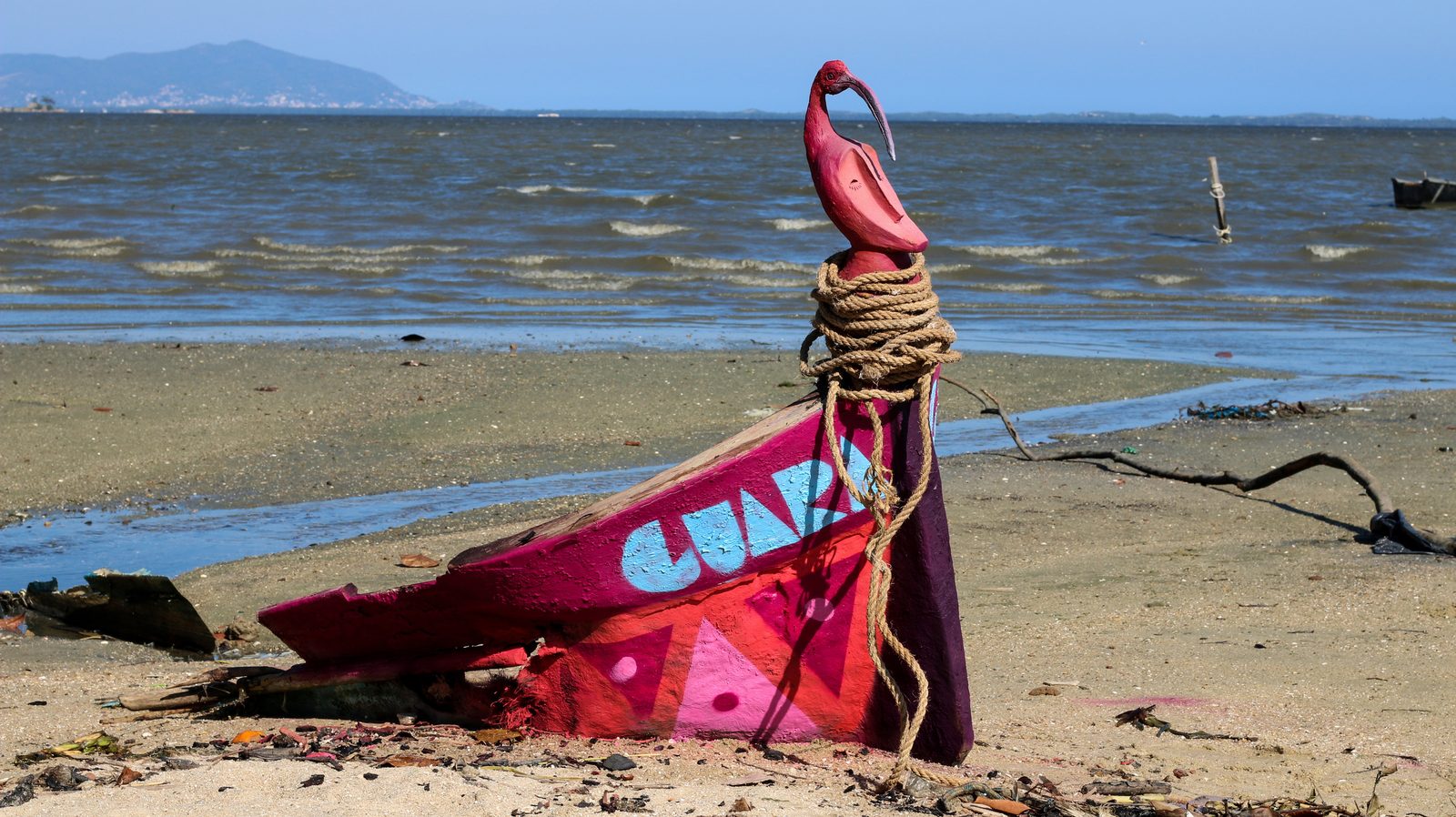 Riscando areia — frame de vídeo